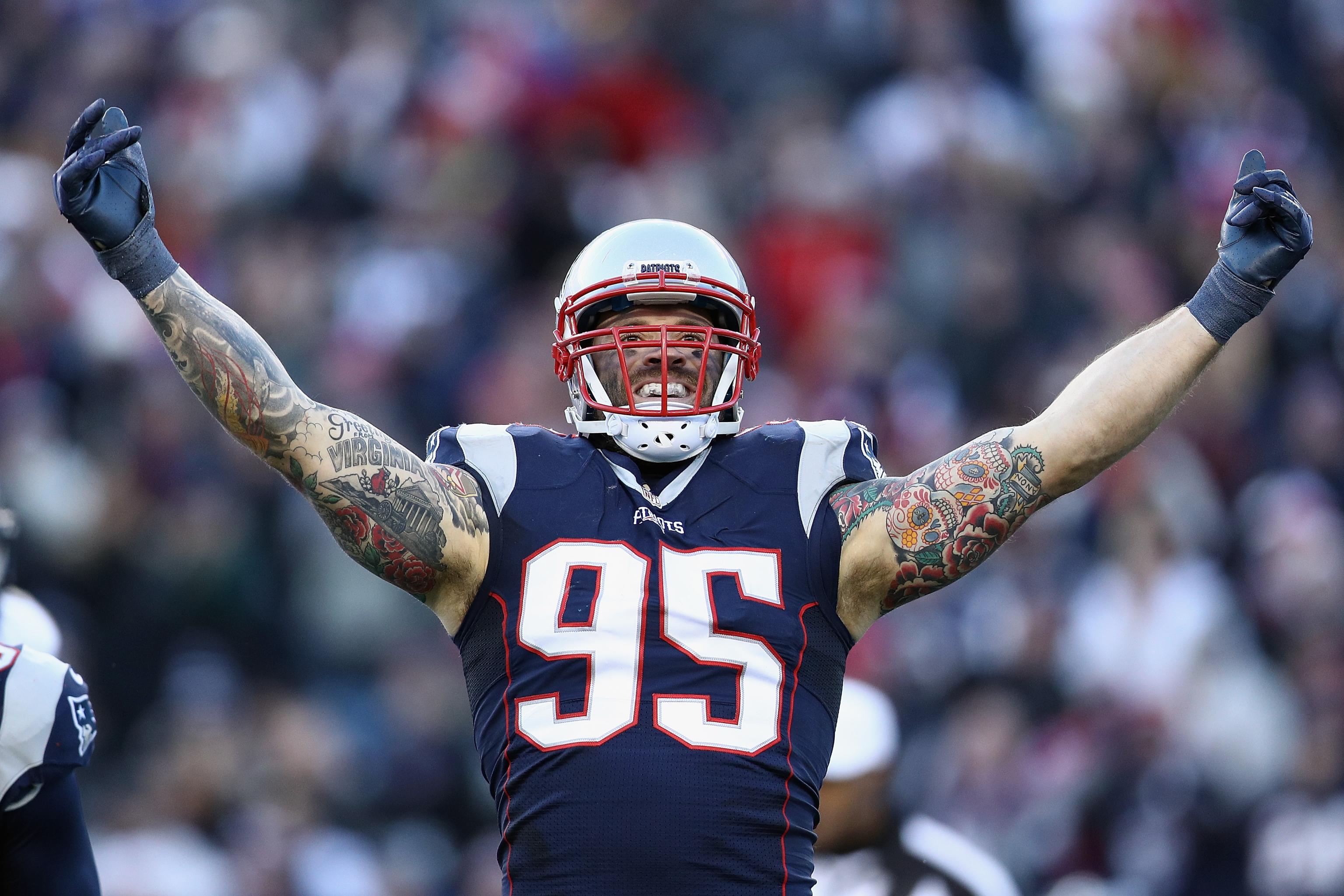 Philadelphia Eagles sign DE Chris Long to two-year deal 