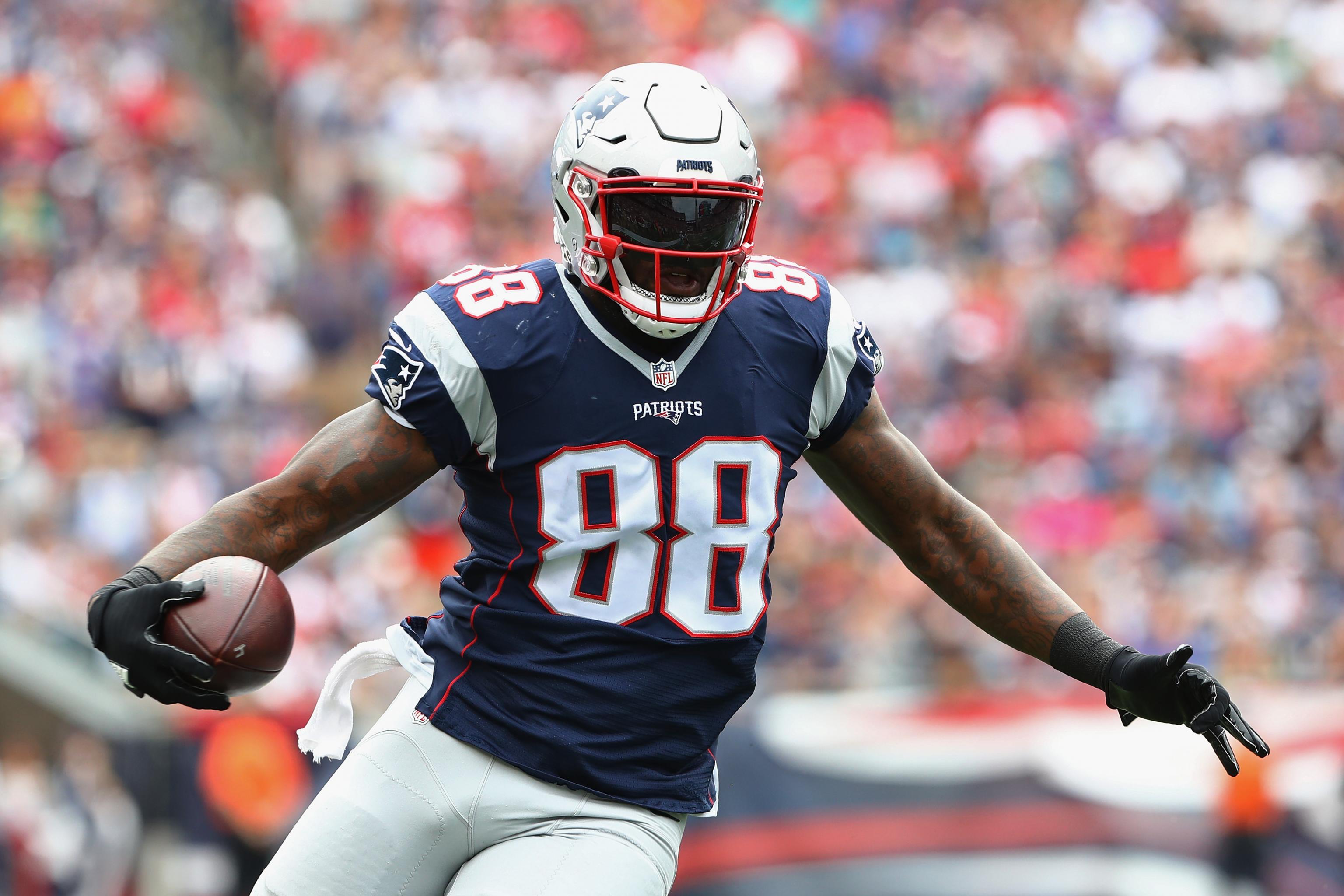 Patriots acquire TE Martellus Bennett from Bears for two draft picks