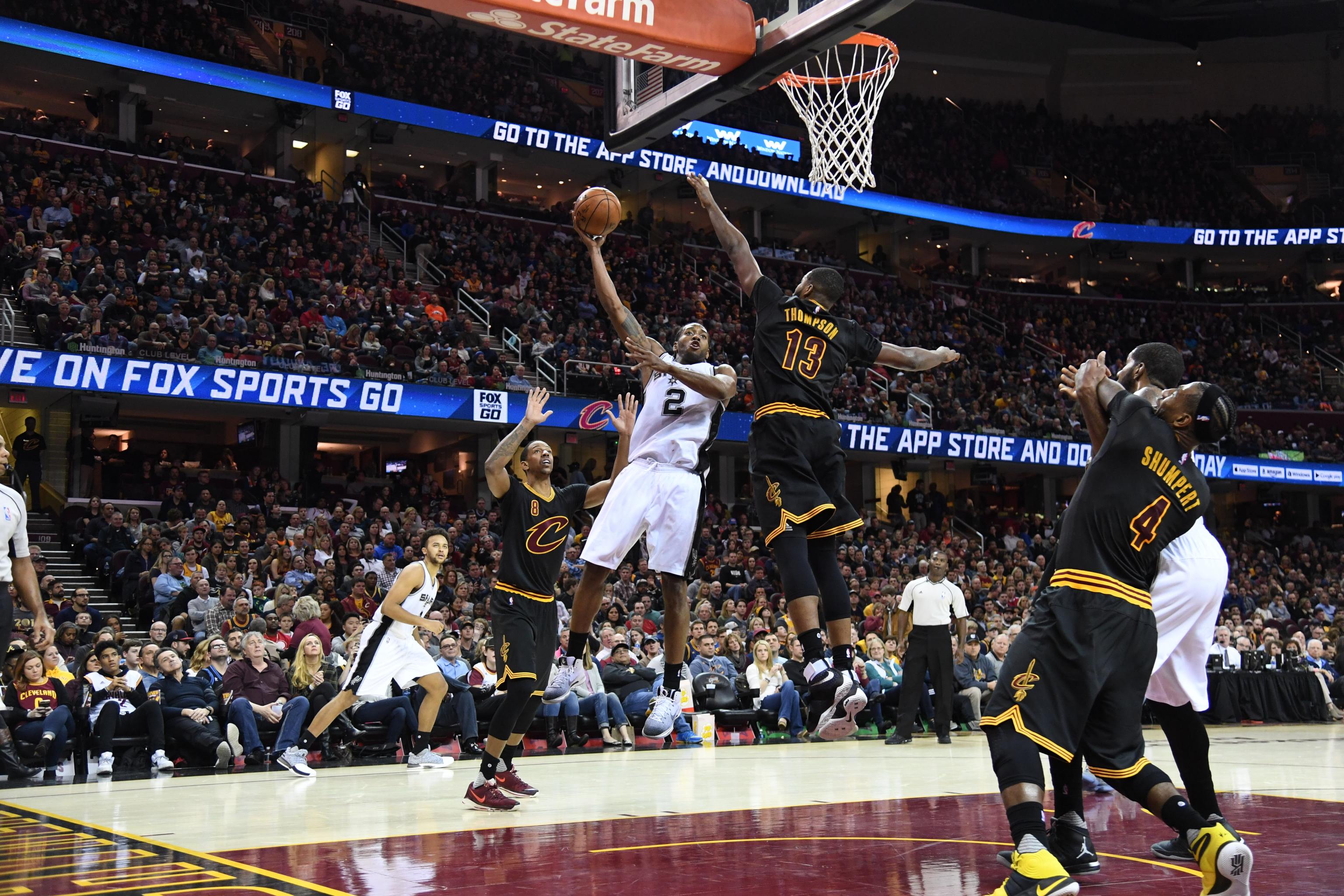 Kawhi Leonard drops season-high 43 points in dominant outing vs. Cavaliers