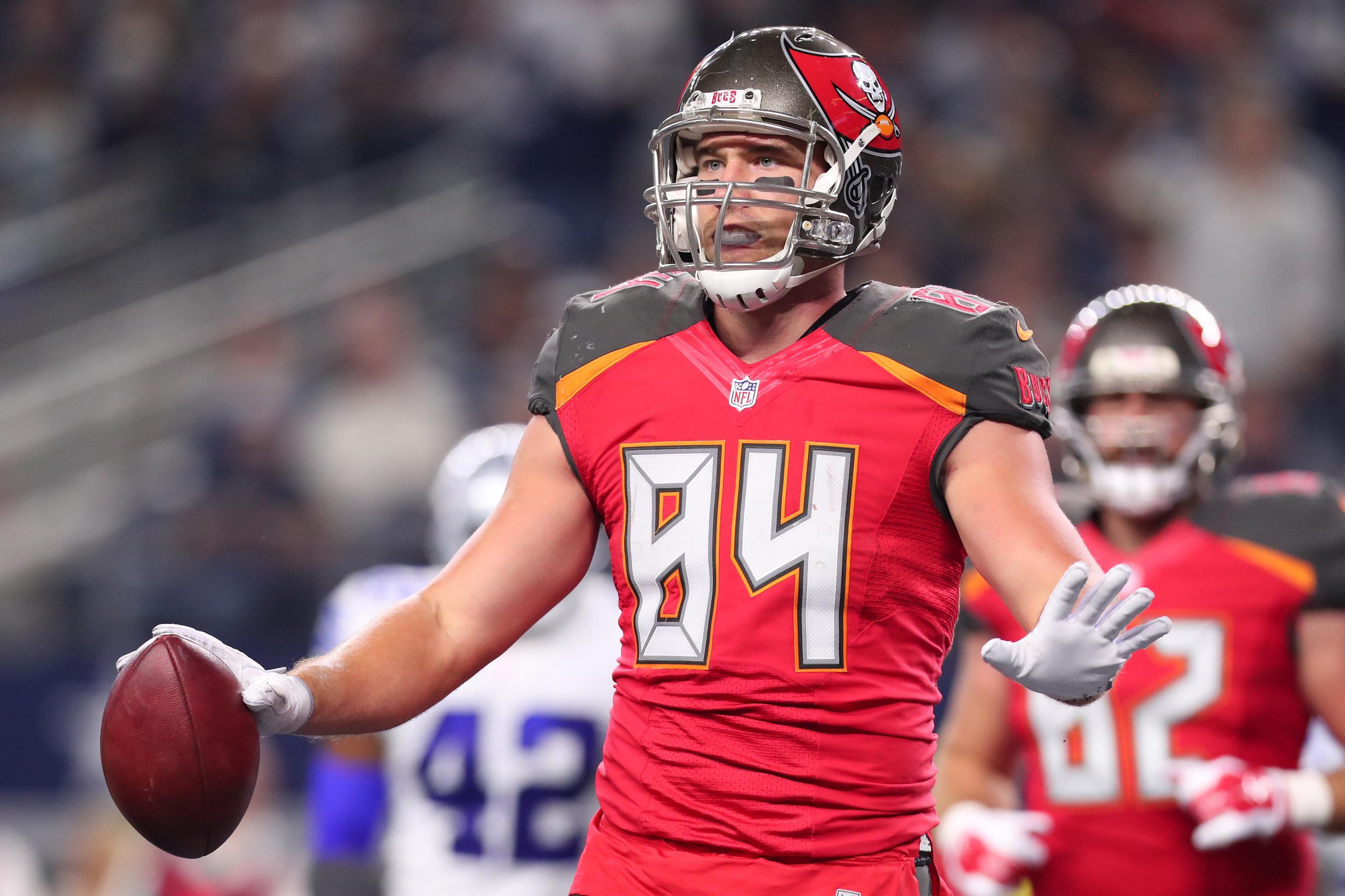 Buccaneers Releasing TE Cameron Brate 