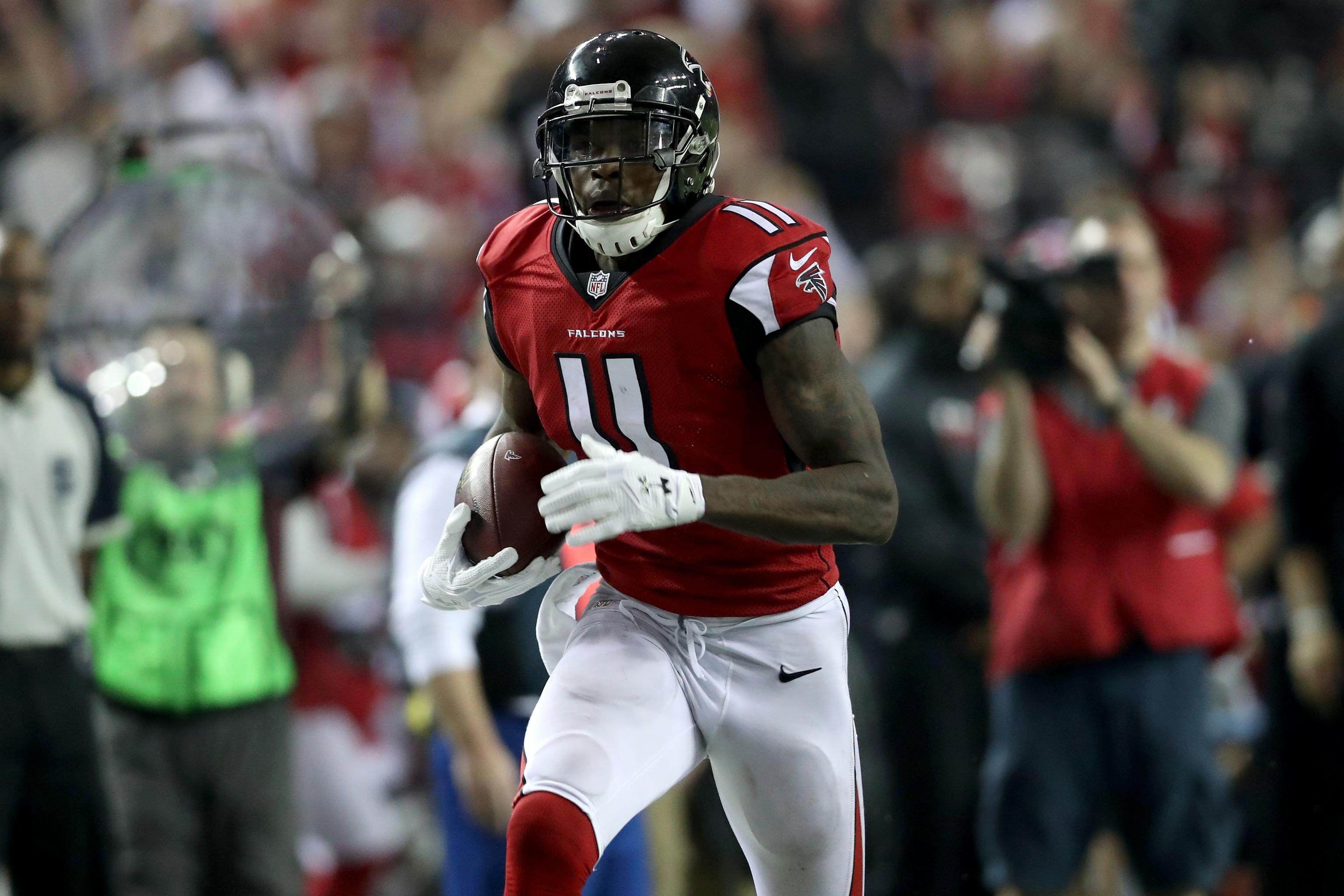 Super Bowl 2017: Julio Jones makes spectacular catch despite sore toe