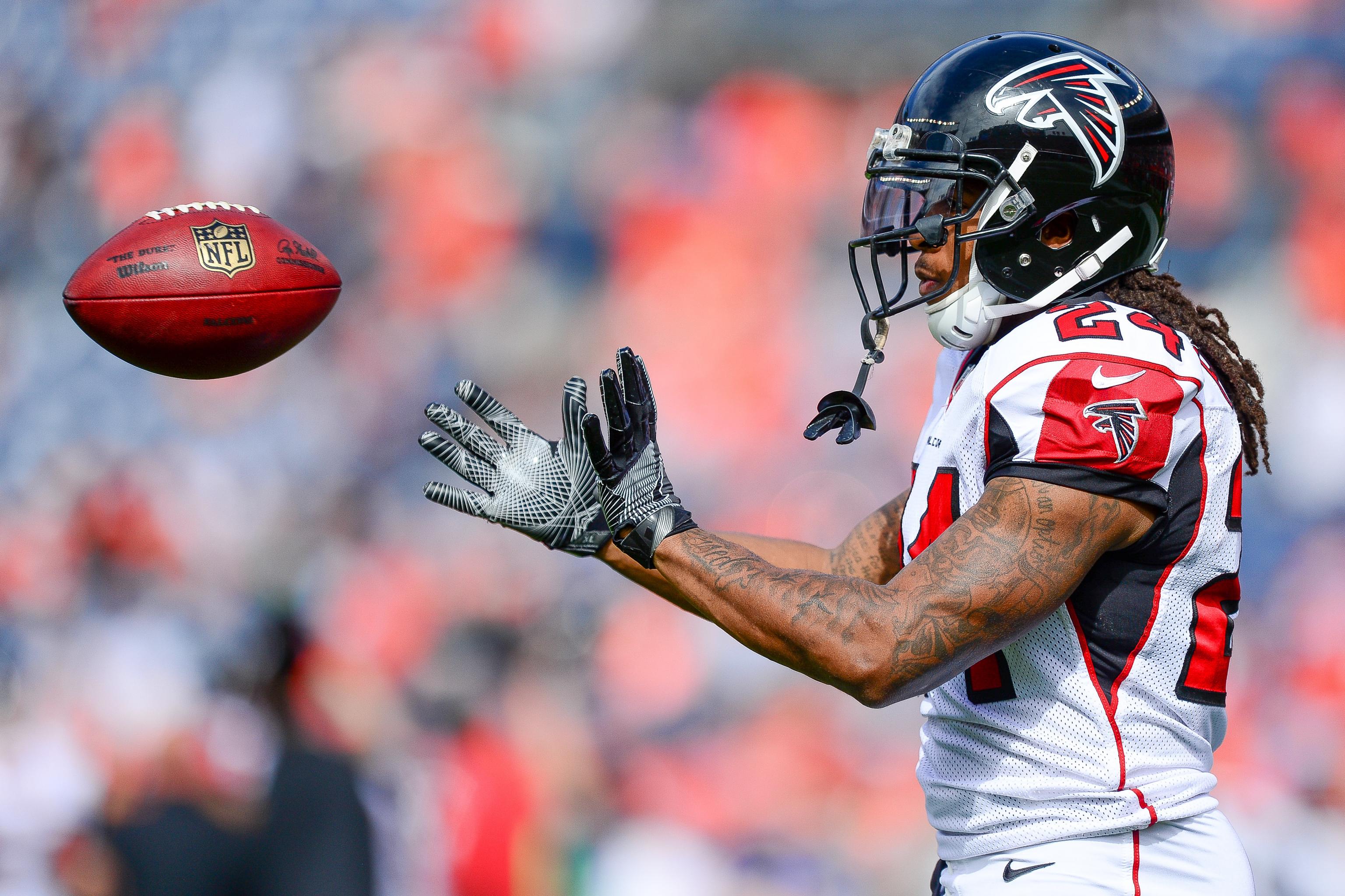 Falcons RB Devonta Freeman Won't Request Trade