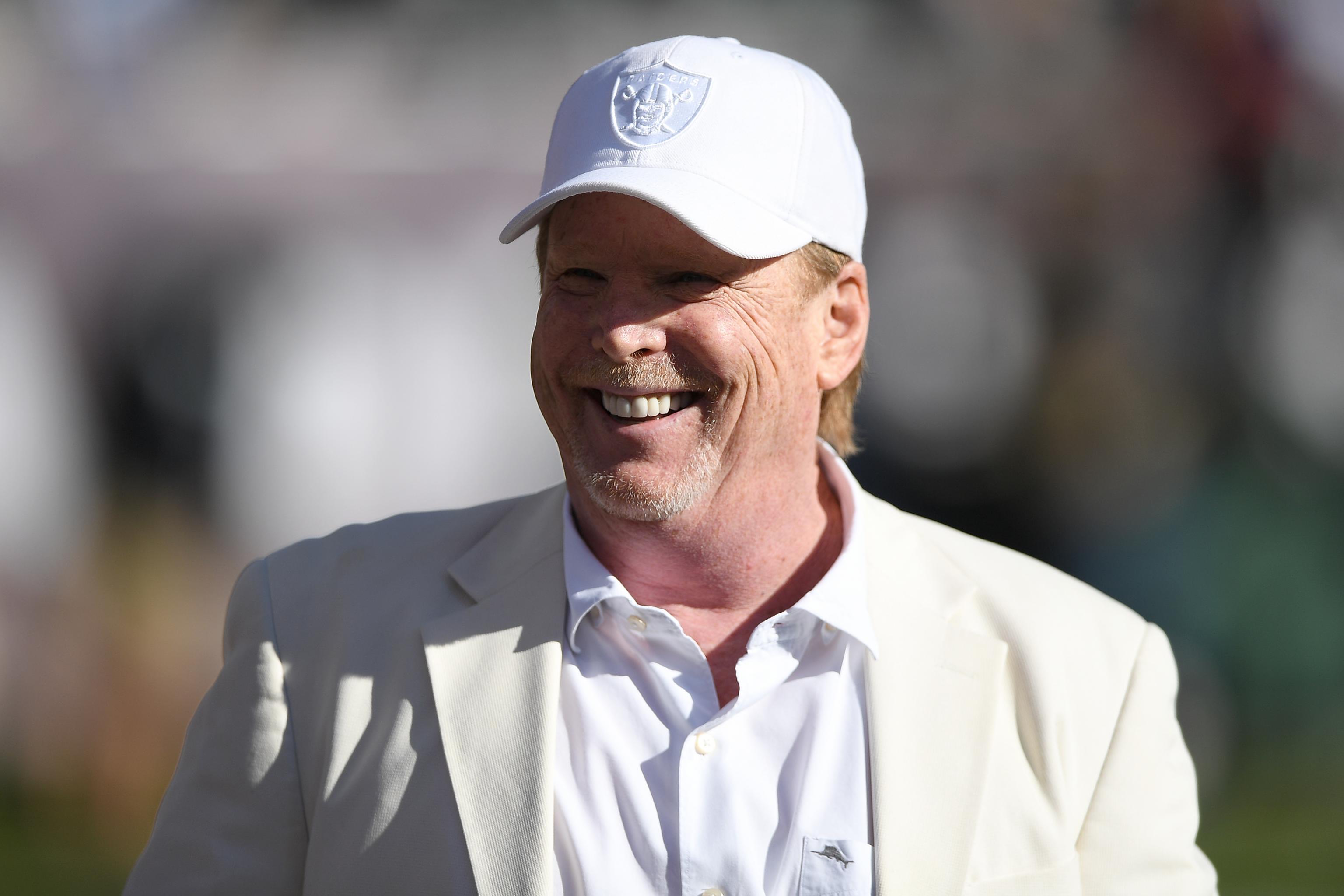 Oakland Raiders: Relocation could spurn quarterback change for 2021