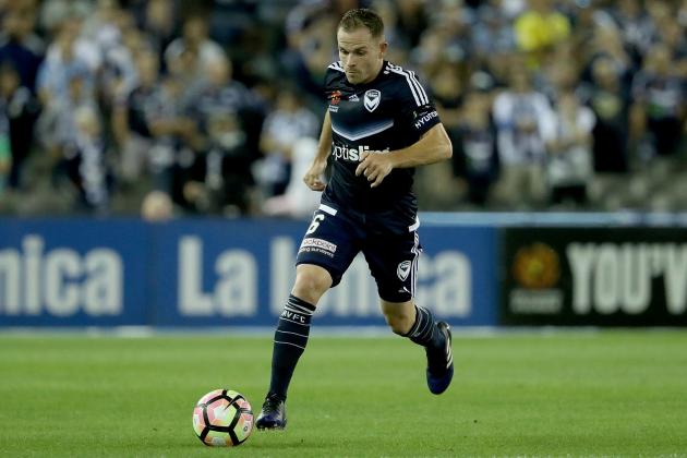 MELBOURNE, AUSTRALIA - JANUARY 26: Leigh Broxham of the Victory runs with the ball during the round 17 A-League match between the Melbourne Victory and Sydney FC at Etihad Stadium on January 26, 2017 in Melbourne, Australia. (Photo by Robert Cianflone/Getty Images)