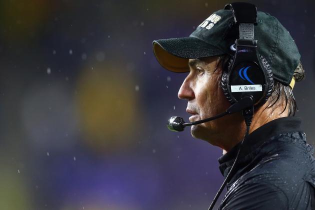 FORT WORTH, TX - NOVEMBER 27:  Head coach Art Briles of the Baylor Bears during the second half against the TCU Horned Frogs at Amon G. Carter Stadium on November 27, 2015 in Fort Worth, Texas.  (Photo by Ronald Martinez/Getty Images)