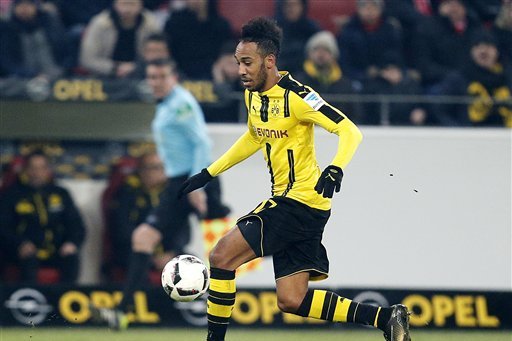 Dortmund's Pierre-Emerick Aubameyang during a German first division Bundesliga soccer match between FSV Mainz 05 and Borussia Dortmund in Mainz, Germany, Sunday, Jan. 29, 2017.(AP Photo/Michael Probst)