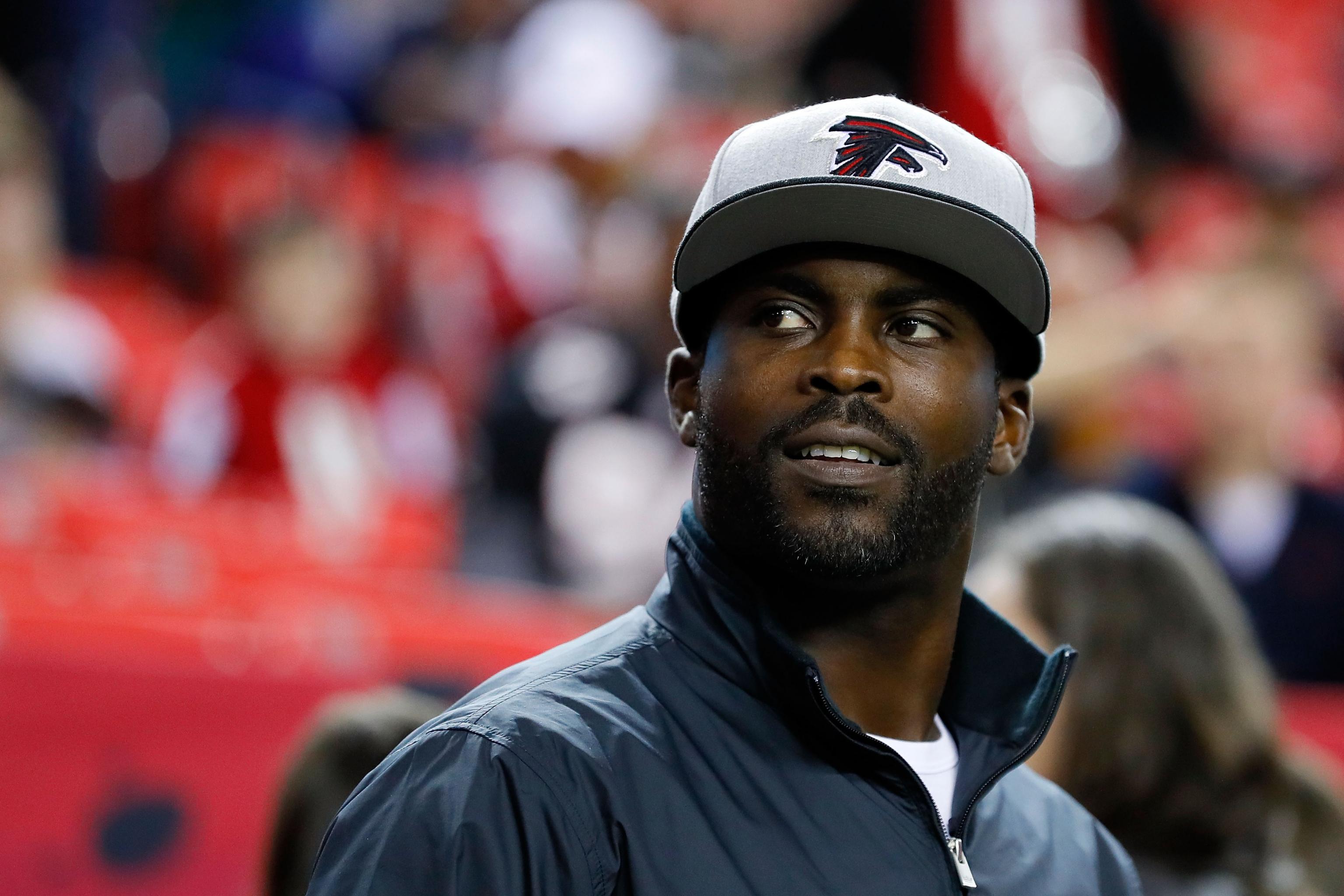 Michael Vick officially announces retirement from NFL after 13 seasons, NFL