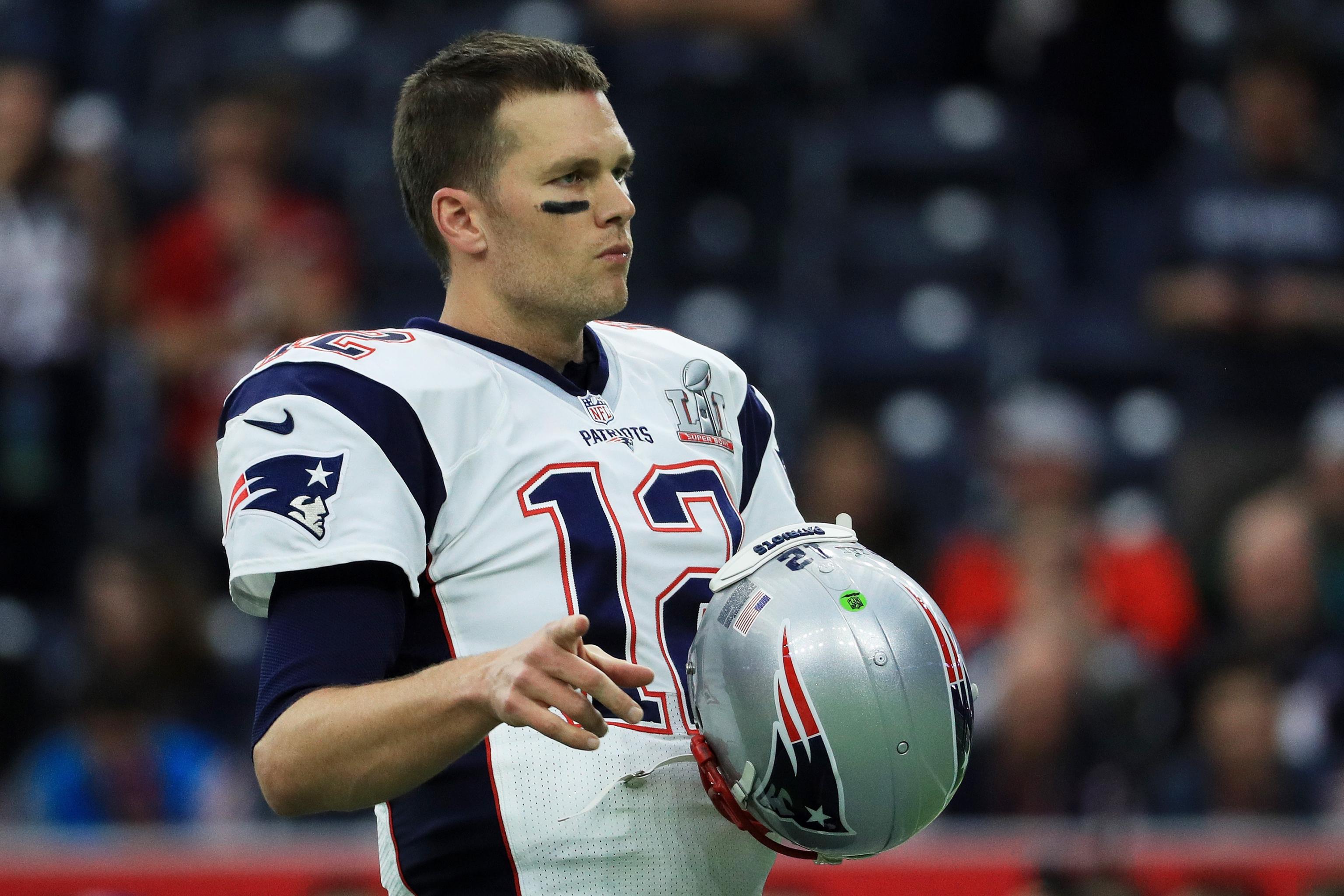 Patriots give Super Bowl ring to Tom Brady's mother