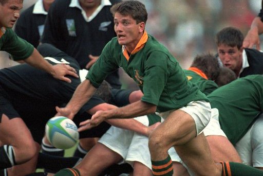 South Africa's scrumhalf Joost van der Westhuyzen lets fly a pass during the World Cup final against New Zealand at Ellis Park in Johannesburg, Saturday June 24, 1995.(AP Photo/John Parkin)