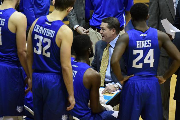 PHILADELPHIA, PA - JANUARY 04: Travis Ford, head coach of the Saint Louis Billikens, takes timeout with his team against the La Salle Explorers during the second half at Tom Gola Arena on January 4, 2017 in Philadelphia, Pennsylvania. La Salle won 75-54. (Photo by Corey Perrine/Getty Images)