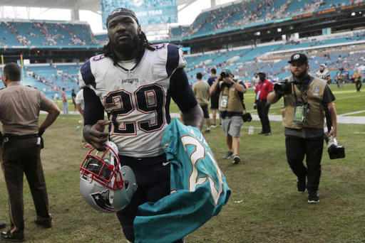 Dont'a Hightower joins Patriots' Bennett, McCourty in skipping White House