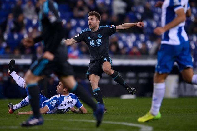 Real Sociedad's midfielder Asier Illarramendi (C) reacts as he scores during the Spanish league football match RCD Espanyol vs Real Sociedad at the RCDE Stadium in Cornella de Llobregat on February 10, 2017. / AFP / Josep Lago (Photo credit should read JOSEP LAGO/AFP/Getty Images)