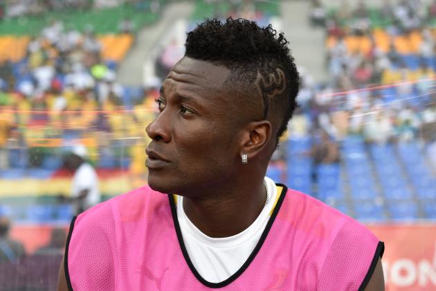 Ghana's forward Asamoah Gyan who is recovering from an injury sits on the bench during the 2017 Africa Cup of Nations quarter-final football match between DR Congo and Ghana in Oyem on January 29, 2017. / AFP / ISSOUF SANOGO (Photo credit should read ISSOUF SANOGO/AFP/Getty Images)