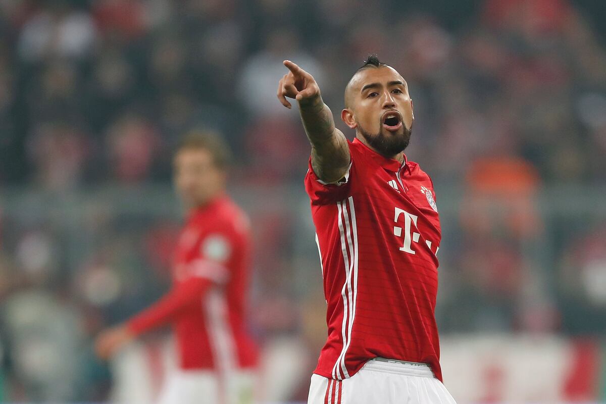 Chelsea Transfer News: Arturo Vidal Talks Antonio Conte ...