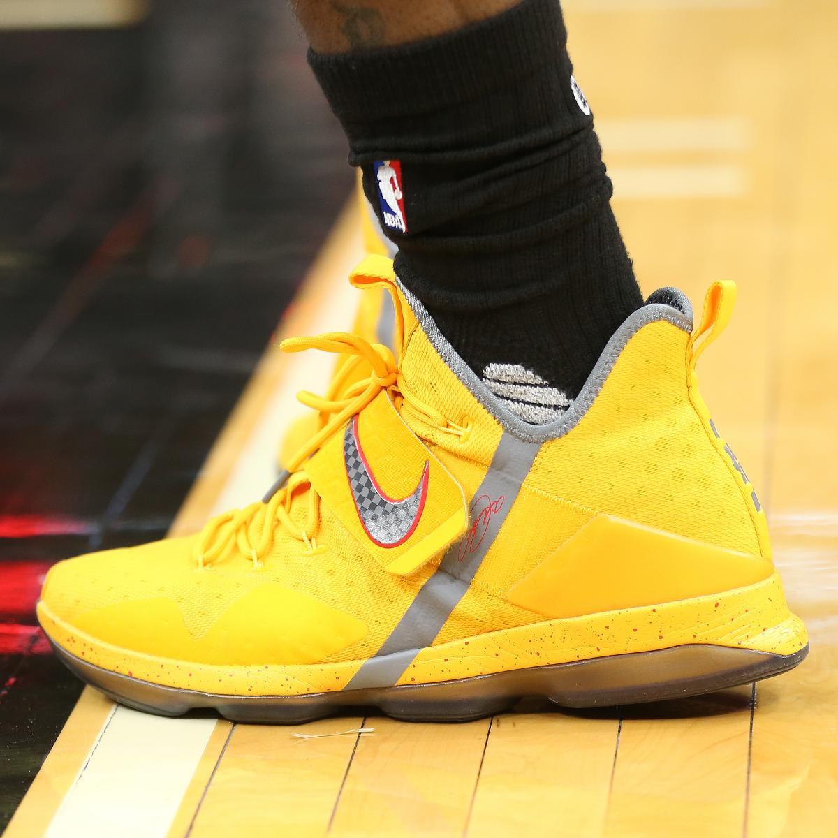 Nike LeBron James LA Lakers - Sneaker Bar Detroit