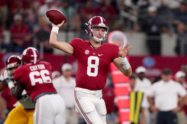 ARLINGTON, TX - SEPTEMBER 3: Blake Barnett #8 of the Alabama Crimson Tide throws against the USC Trojans in the first quarter during the AdvoCare Classic at AT&T Stadium on September 3, 2016 in Arlington, Texas. (Photo by Tom Pennington/Getty Images)