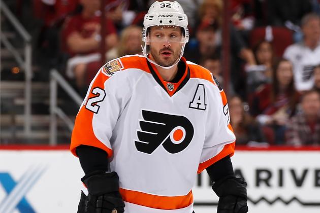 GLENDALE, AZ - OCTOBER 15:  Mark Streit #32 of the Philadelphia Flyers in action during the NHL game against Arizona Coyotes at Gila River Arena on October 15, 2016 in Glendale, Arizona.  The Coyotes defeated the Flyers 4-3 in overtime.  (Photo by Christian Petersen/Getty Images)