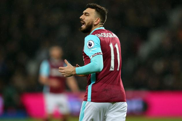 STRATFORD, ENGLAND - FEBRUARY 01: Robert Snodgrass of West Ham during the Premier League match between West Ham United and Manchester City at London Stadium on February 1, 2017 in Stratford, England. (Photo by Catherine Ivill - AMA/Getty Images)