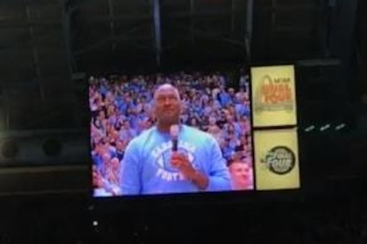 Michael Jordan Declares 'The Ceiling Is the Roof' During Halftime