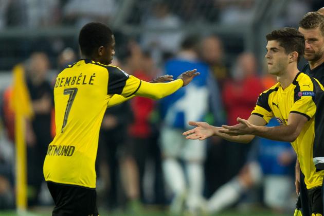 Dortmund, Germany 27.09.2016, UEFA Champions League - 2016/17 Season, Group F - Matchday 2, BV Borussia Dortmund - Real Madrid, 2:2,  Ousmane Dembele (BVB) wechselt mit Christian Pulisic (BVB)   (Photo by TF-Images/Getty Images)