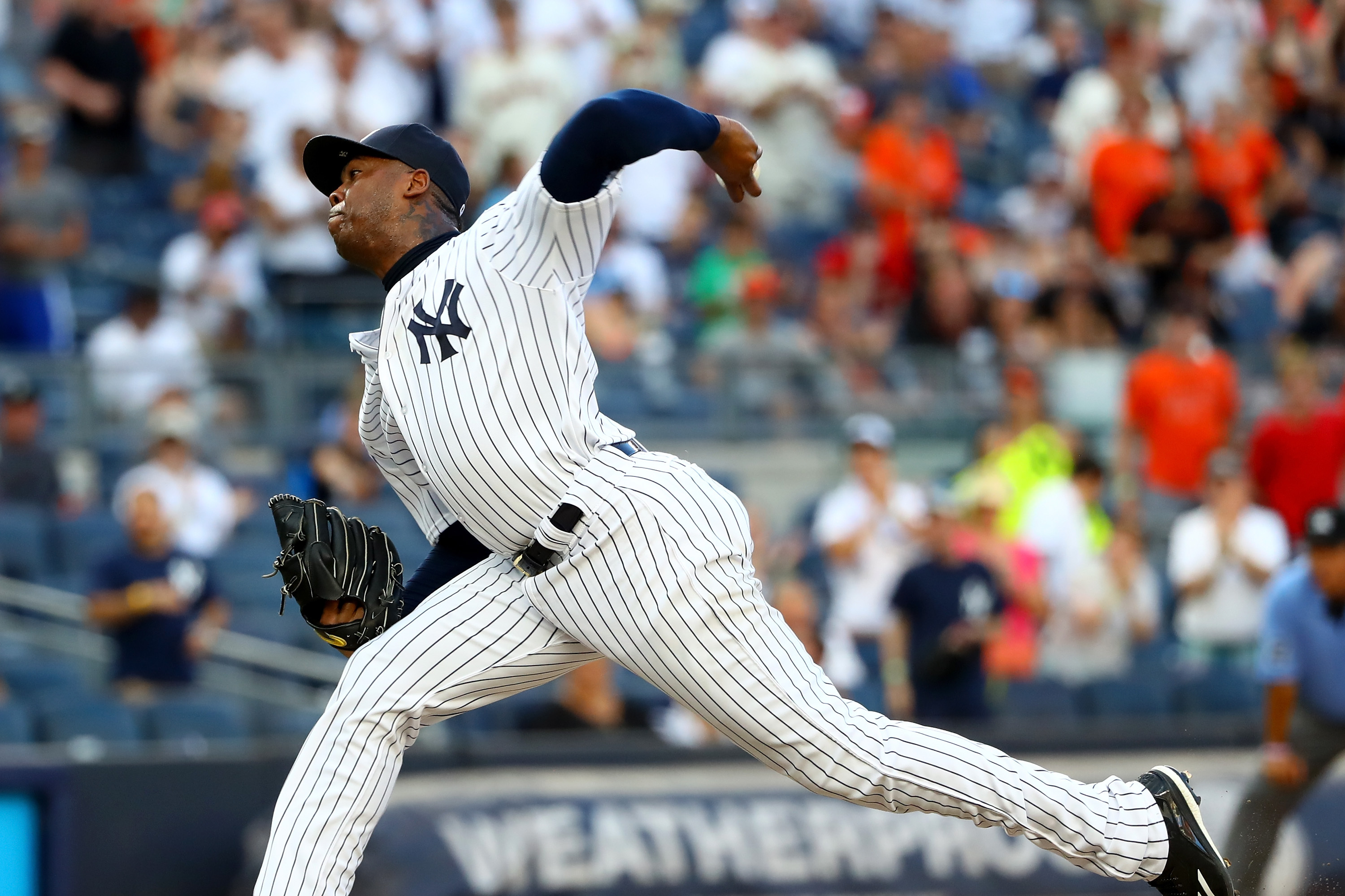 Shoulder injury lands Yankees closer Aroldis Chapman on disabled list 