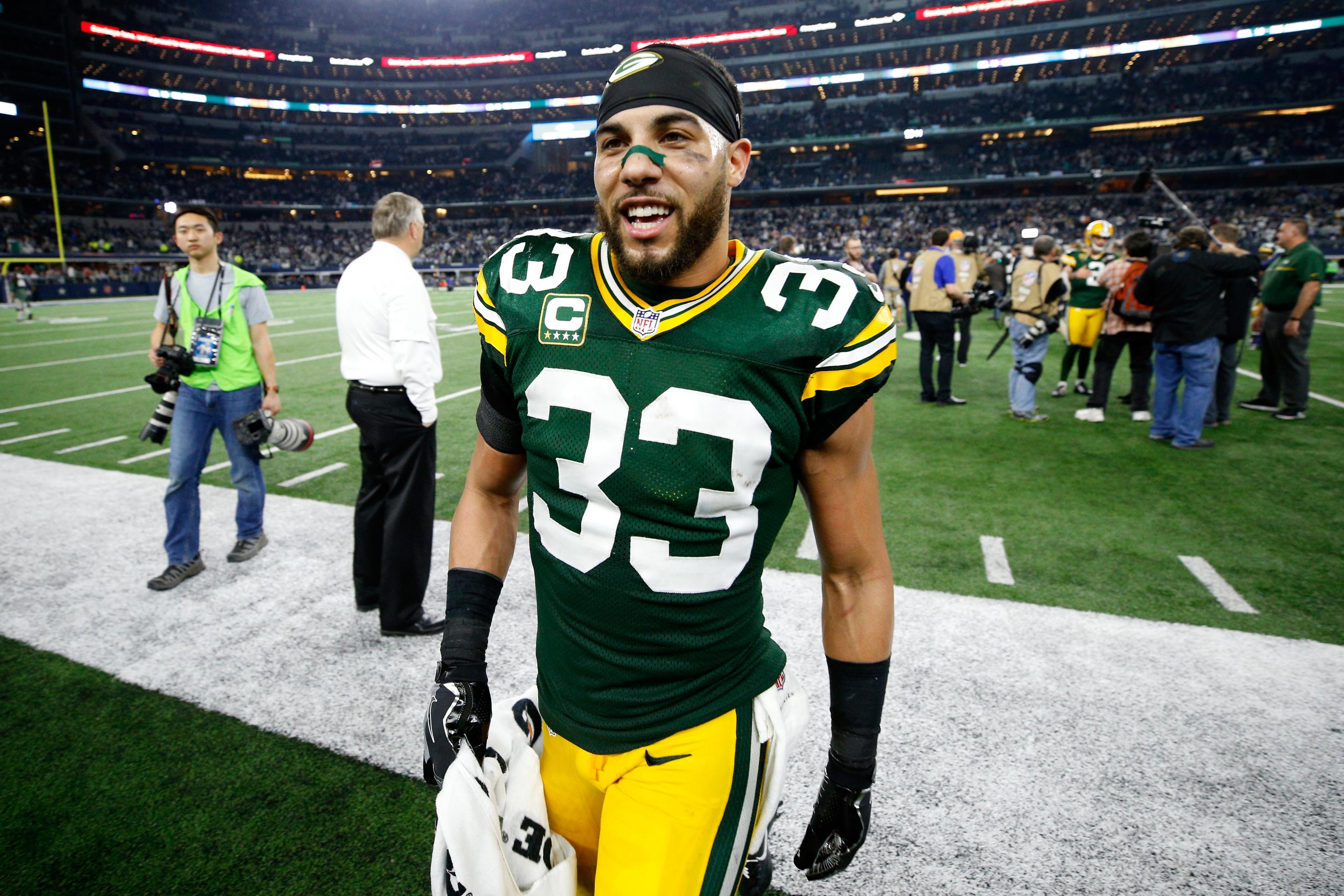 Buffalo Bills safety Micah Hyde (23) warms up before a preseason NFL  football game against the Green Bay Packers in Orchard Park, N.Y.,  Saturday, Aug. 28, 2021. (AP Photo/Adrian Kraus Stock Photo - Alamy