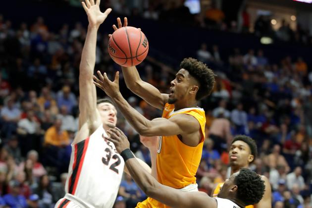 NASHVILLE, TN - MARCH 09:  Jordan Bone #0 of the Tennessee Volunteers shoots the ball against the Georgia Bulldogs  during the second round of the SEC Basketball Tournament at Bridgestone Arena on March 9, 2017 in Nashville, Tennessee.  (Photo by Andy Lyons/Getty Images)