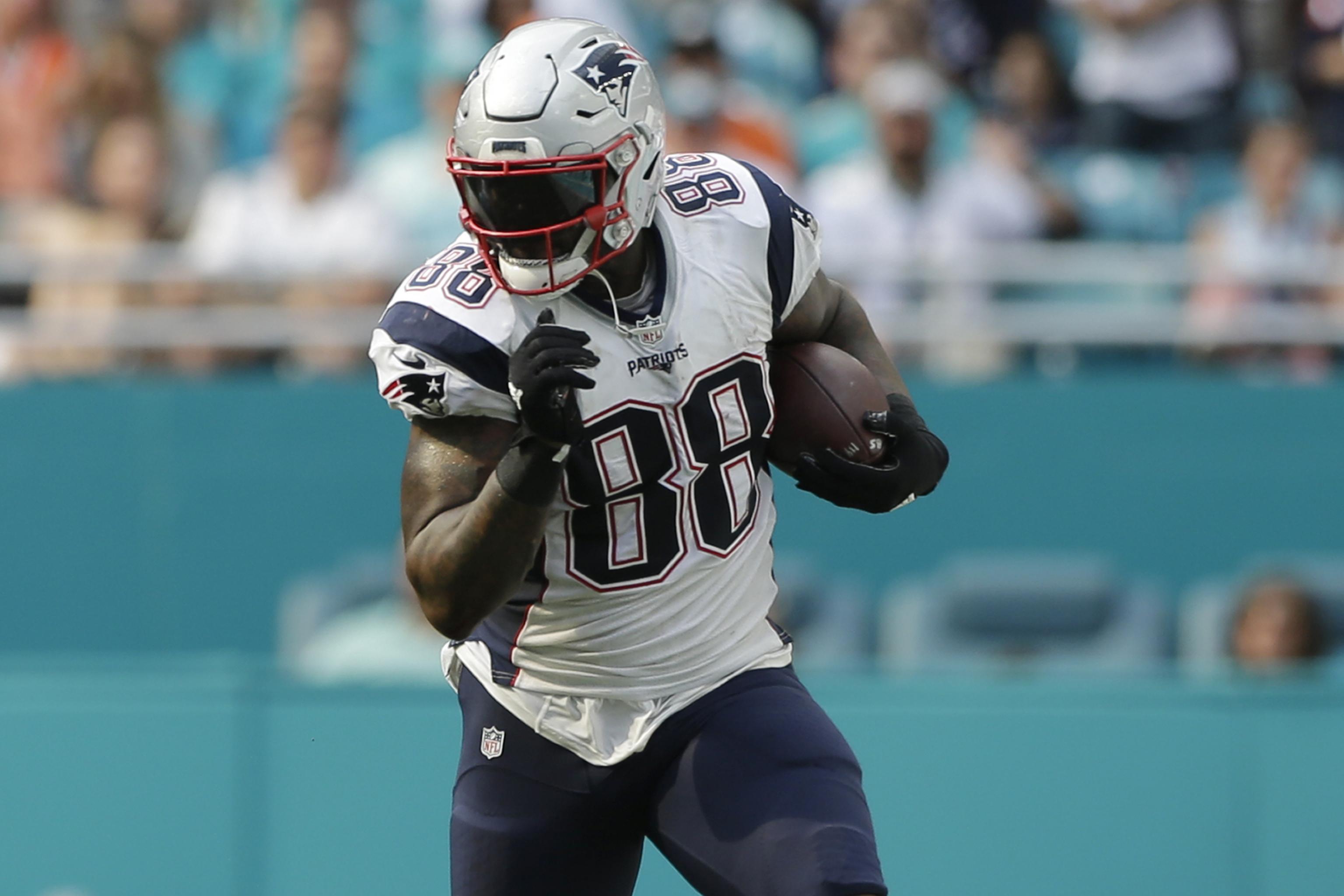 Bears trade Martellus Bennett to the New England Patriots