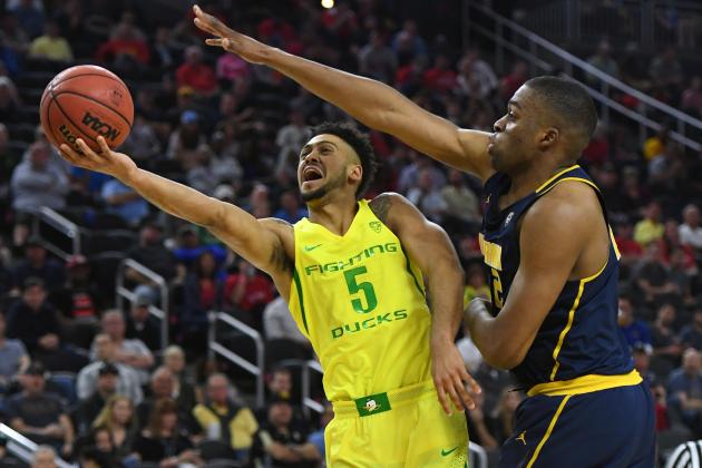 LAS VEGAS, NV - MARCH 10:  Tyler Dorsey #5 of the Oregon Ducks drives to the basket against Kingsley Okoroh #22 of the California Golden Bearsduring a semifinal game of the Pac-12 Basketball Tournament at T-Mobile Arena on March 10, 2016 in Las Vegas, Nevada.  (Photo by Ethan Miller/Getty Images)