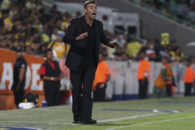 Pedro Caixinha coach of Santos reacts, during their Mexican Apertura tournament football match at the TSM Corona stadium on September 26, 2014, in Torreon, Coahuila State, Mexico. AFP PHOTO/EDGAR QUINTANA (Photo credit should read Edgar QUINTANA/AFP/Getty Images)