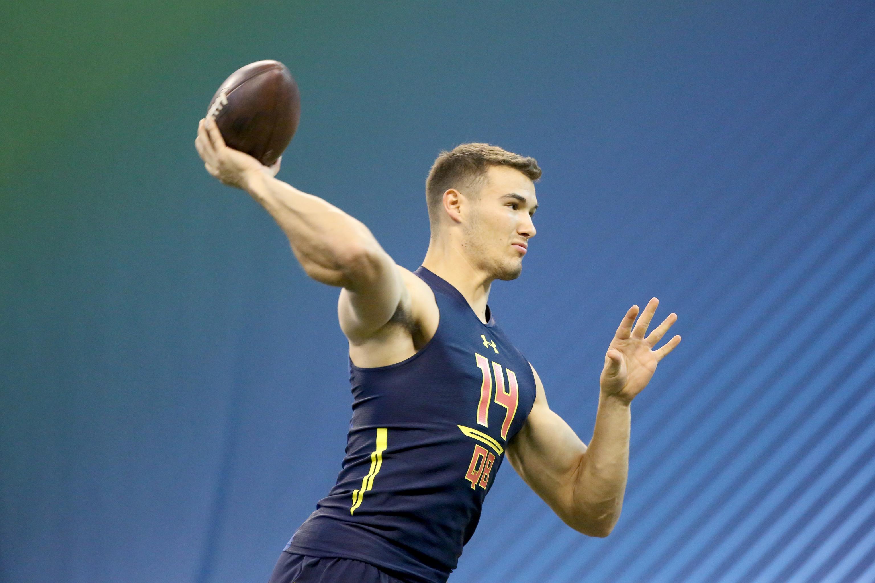 Bears trade up, draft Mitchell Trubisky - Sports Illustrated