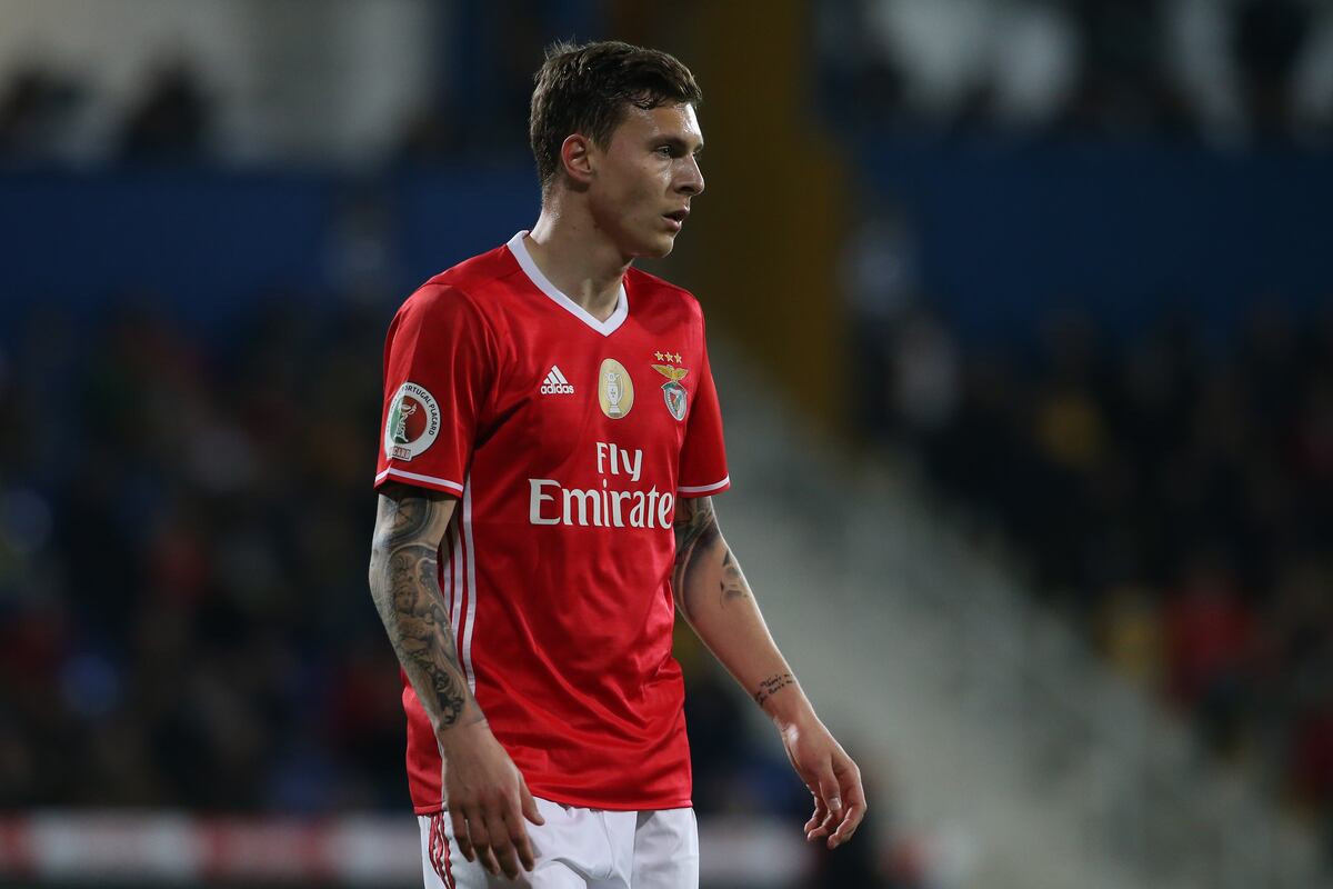 Manchester United Transfer News: Victor Lindelof Addresses ...