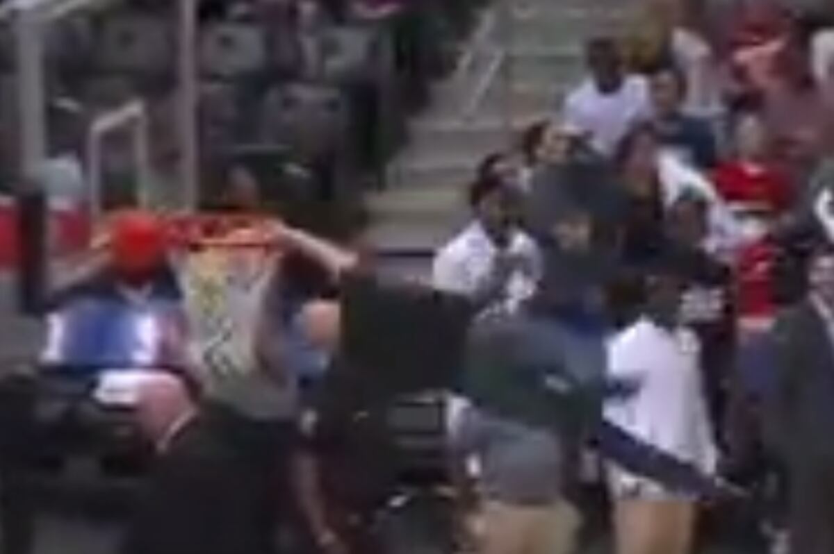 trampoline dunk