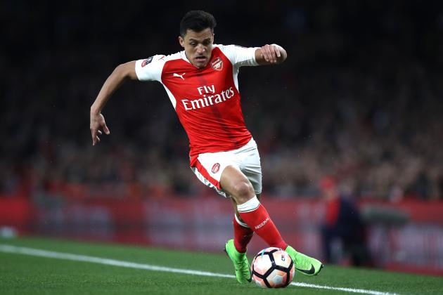 LONDON, ENGLAND - MARCH 11:  Alexis Sanchez of Arsenal runs with the ball during The Emirates FA Cup Quarter-Final match between Arsenal and Lincoln City at Emirates Stadium on March 11, 2017 in London, England.  (Photo by Julian Finney/Getty Images)