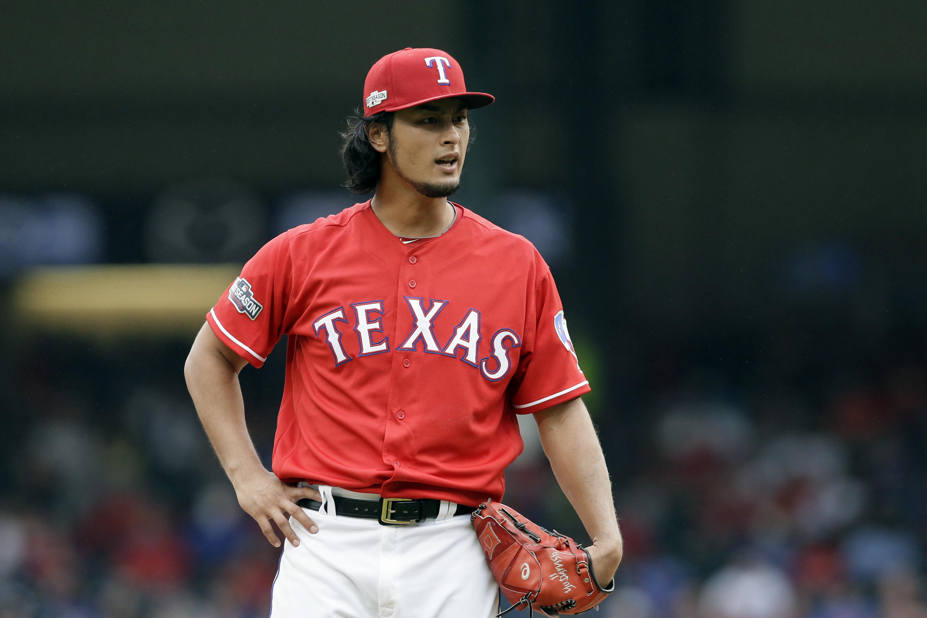 Rangers' Yu Darvish exits in 5th after apparent arm injury