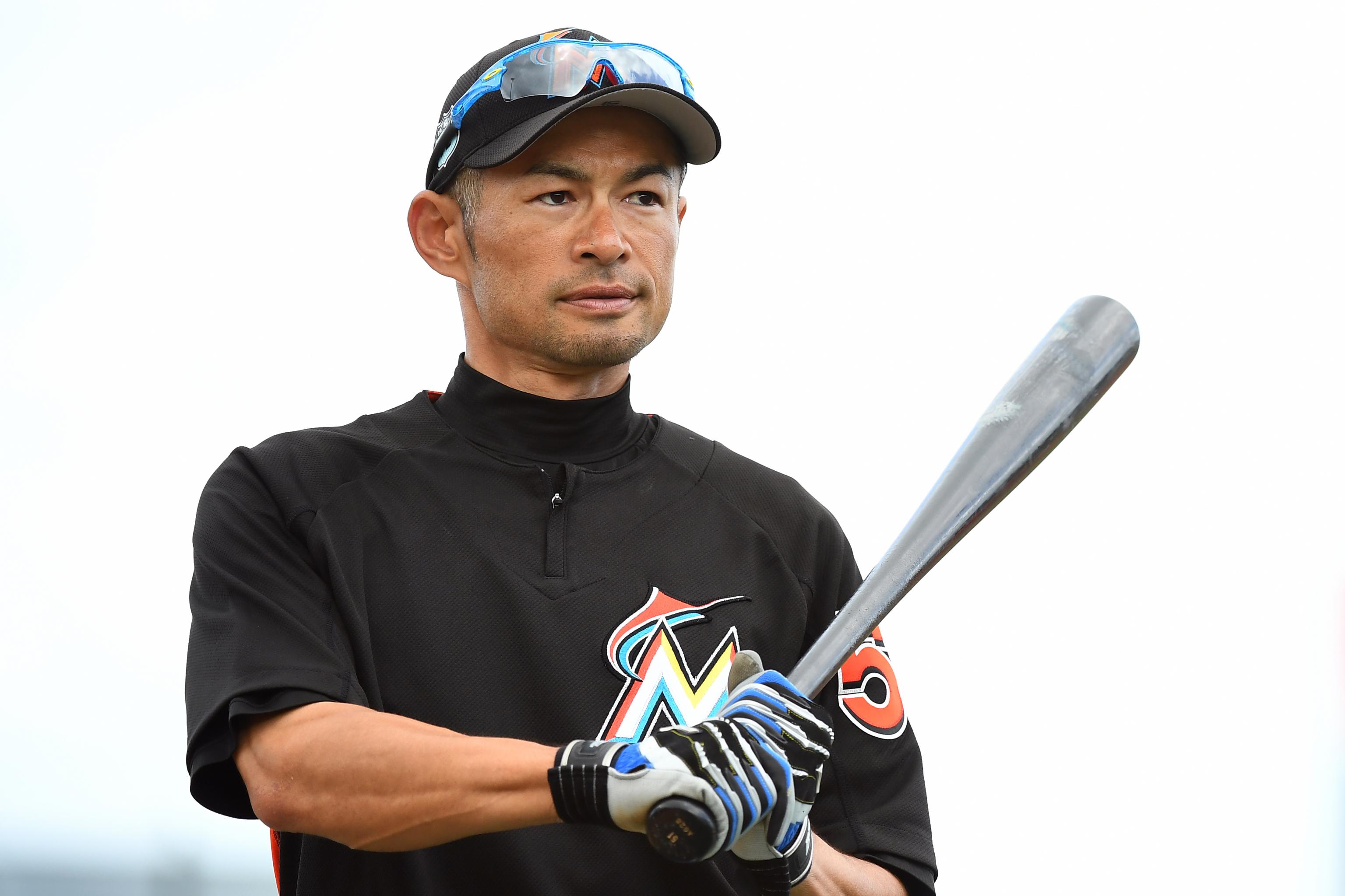 Ichiro Suzuki deflects retirement talk, will continue pregame rituals
