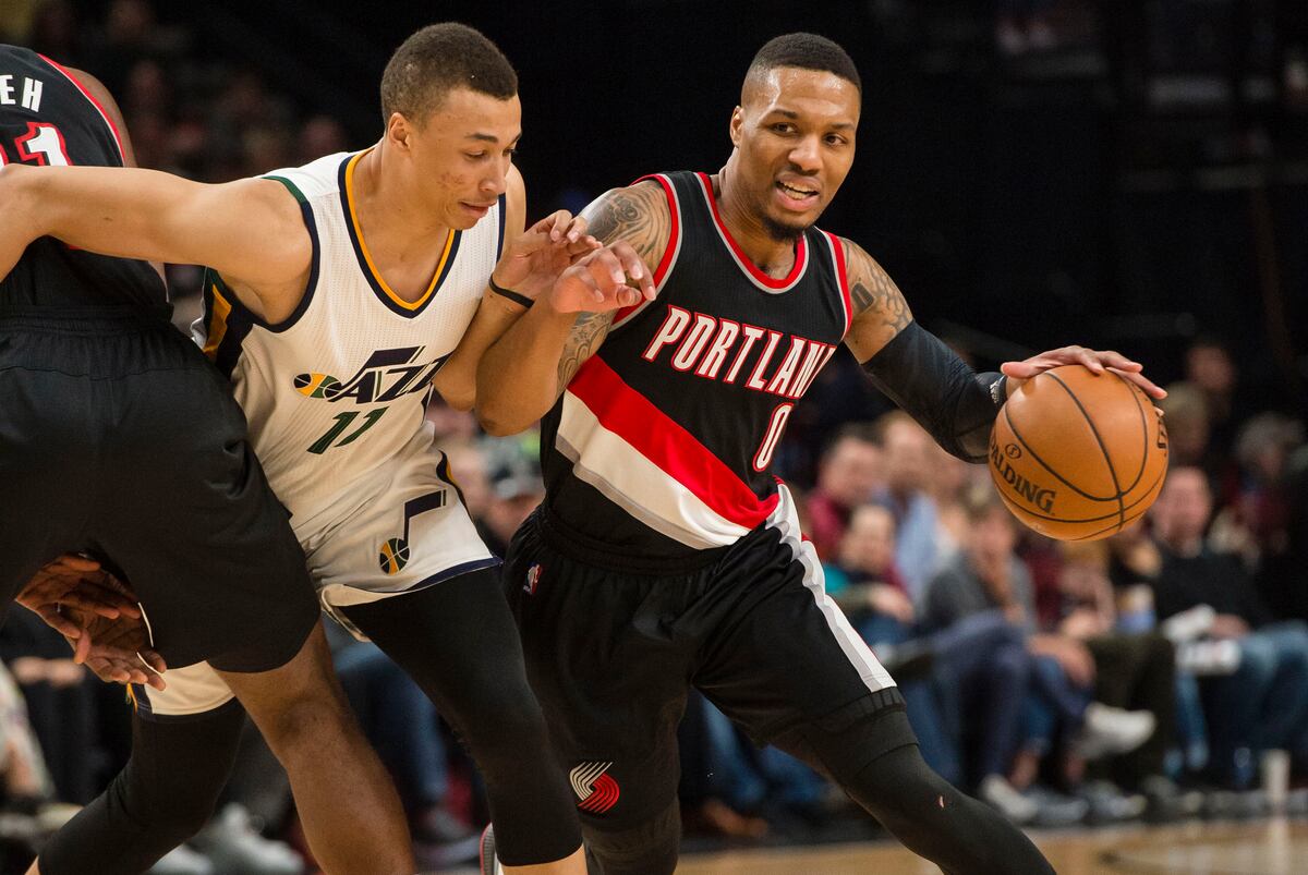damian lillard explodes  trail blazers record  points  win