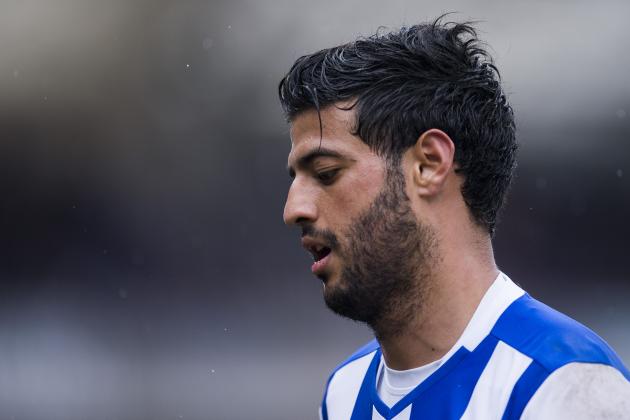 SAN SEBASTIAN, SPAIN - MARCH 12: Carlos Vela of Real Sociedad reacts during the La Liga match between Real Sociedad de Futbol and Athletic Club Bilbao at Estadio Anoeta on March 12, 2017 in San Sebastian, Spain. (Photo by Juan Manuel Serrano Arce/Getty Images)