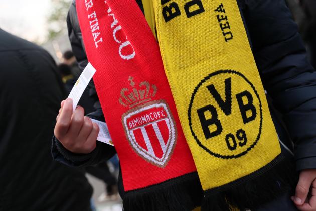DORTMUND, GERMANY - APRIL 11: A fan wearing a Borussia Dortmund and AS Monaco scarf at the UEFA Champions League Quarter Final first leg match between Borussia Dortmund and AS Monaco at Signal Iduna Park on April 11, 2017 in Dortmund, Germany. (Photo by Matthew Ashton - AMA/Getty Images)