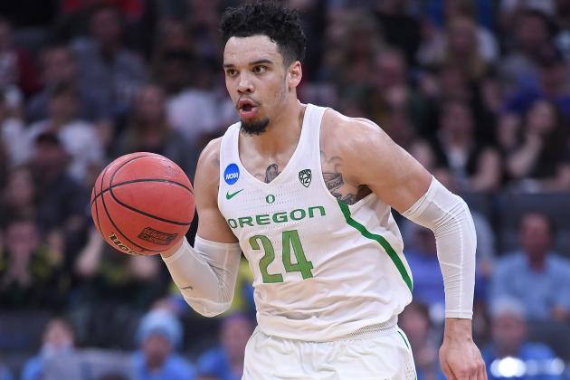 SACRAMENTO, CA - MARCH 19:  Dillon Brooks #24 of the Oregon Ducks handles the ball on offense against the Rhode Island Rams during the second round of the 2017 NCAA Men's Basketball Tournament at Golden 1 Center on March 19, 2017 in Sacramento, California.  (Photo by Thearon W. Henderson/Getty Images)
