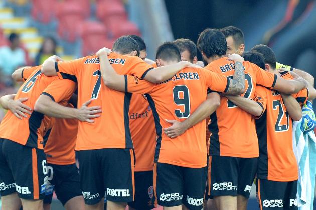 BRISBANE, AUSTRALIA - APRIL 16: Roar players embrace before the round 27 A-League match between the Brisbane Roar and the Wellington Phoenix at Suncorp Stadium on April 16, 2017 in Brisbane, Australia. (Photo by Bradley Kanaris/Getty Images)