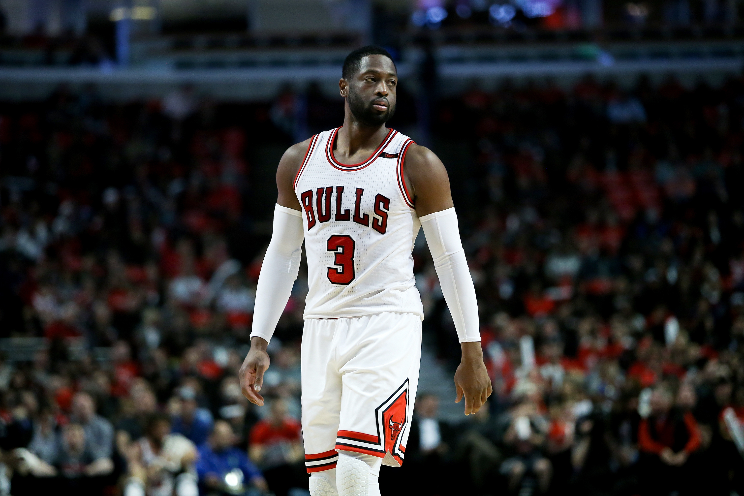 Dwyane Wade, Bulls Reach Contract Buyout After 1 Season in Chicago ...