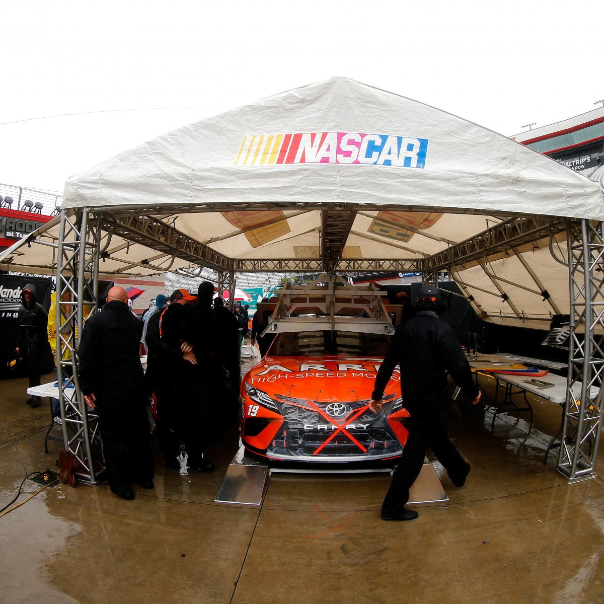 NASCAR's Food City 500 at Bristol Postponed to Monday Due to Rain ...