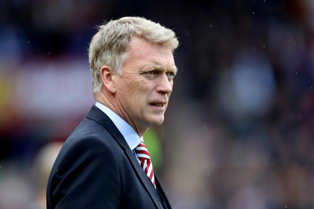 SUNDERLAND, ENGLAND - APRIL 15: David Moyes manager of Sunderland looks on prior to the Premier League match between Sunderland and West Ham United at Stadium of Light on April 15, 2017 in Sunderland, England. (Photo by Ian MacNicol/Getty Images)