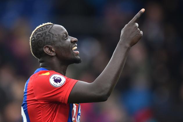 Crystal Palace's French midfielder Mamadou Sakho gestures as he celebrates on the pitch after the English Premier League football match between Crystal Palace and Watford at Selhurst Park in south London on March 18, 2017.
Crystal Palace won the game 1-0. / AFP PHOTO / Glyn KIRK / RESTRICTED TO EDITORIAL USE. No use with unauthorized audio, video, data, fixture lists, club/league logos or 'live' services. Online in-match use limited to 75 images, no video emulation. No use in betting, games or single club/league/player publications.  /         (Photo credit should read GLYN KIRK/AFP/Getty Images)