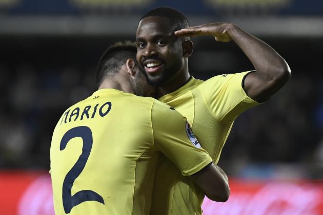 Villarreal's Congolese forward Cedric Bakambu celebrates a goal during the Spanish league football match Villarreal CF vs Real Sporting de Gijon at La Ceramica stadium in Villareal on April 28, 2017. / AFP PHOTO / JOSE JORDAN        (Photo credit should read JOSE JORDAN/AFP/Getty Images)