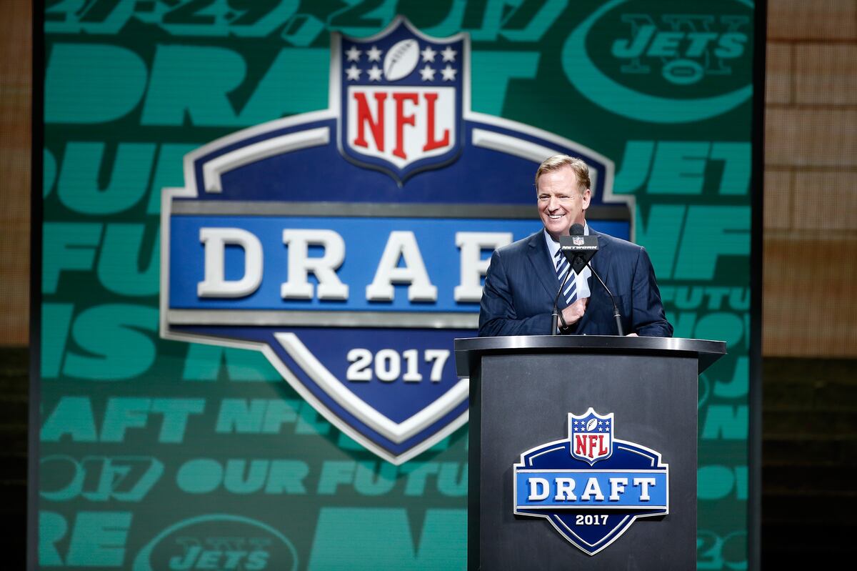 NFL Draft Picks 2017 Full Listing of Grades and Results Before Rounds