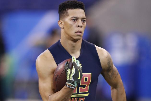 INDIANAPOLIS, IN - MARCH 04: Wide receiver Jalen Robinette of Air Force in action during day four of the NFL Combine at Lucas Oil Stadium on March 4, 2017 in Indianapolis, Indiana. (Photo by Joe Robbins/Getty Images)