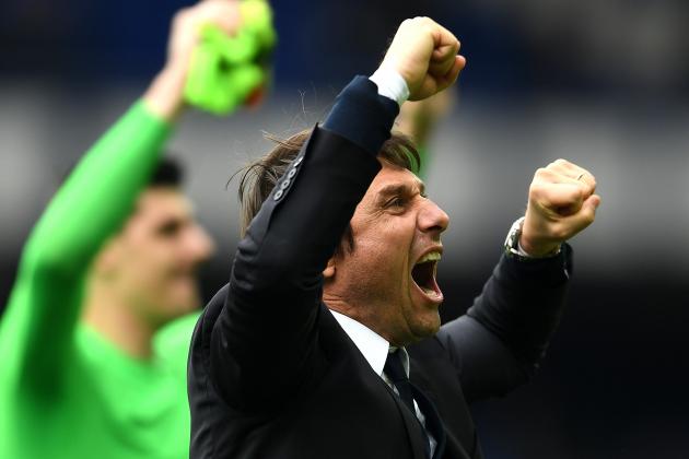 LIVERPOOL, ENGLAND - APRIL 30: Antonio Conte, Manager of Chelsea celebrates after the Premier League match between Everton and Chelsea at Goodison Park on April 30, 2017 in Liverpool, England. (Photo by Laurence Griffiths/Getty Images)