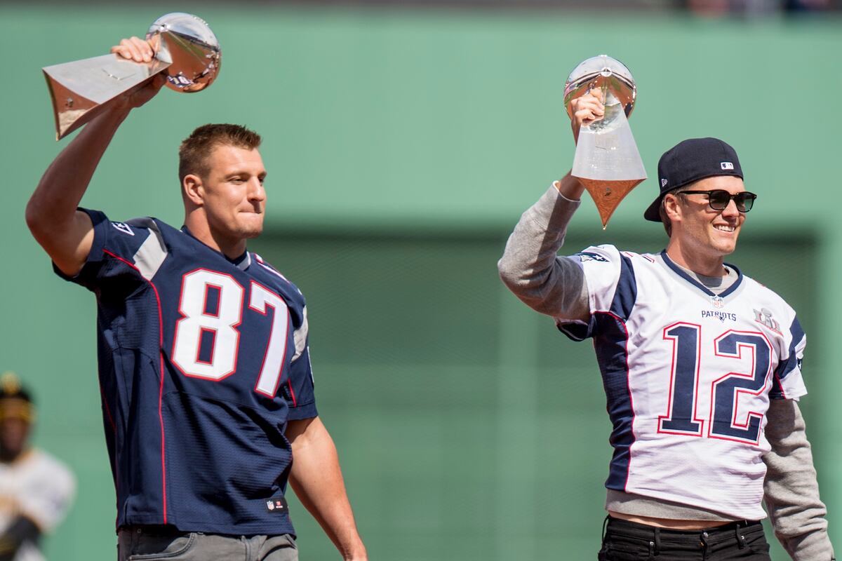patriots-favored-in-updated-super-bowl-52-odds-after-2017-nfl-draft